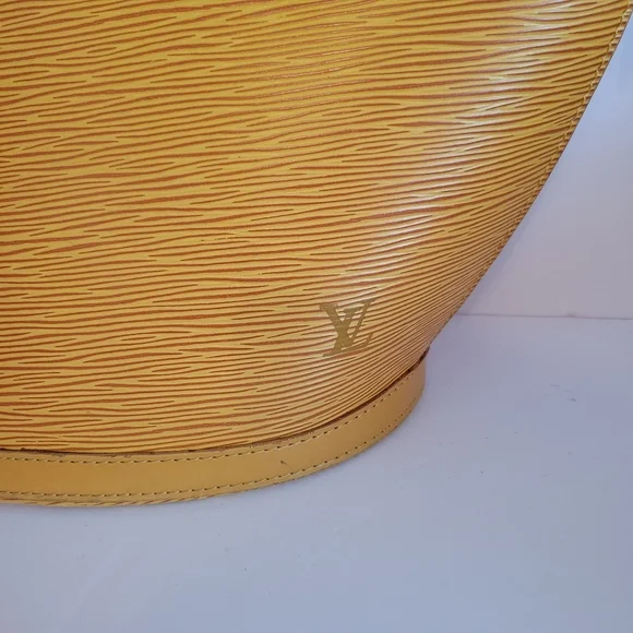 LV Yellow Epi Leather Zip Tote - Picture 2 of 14